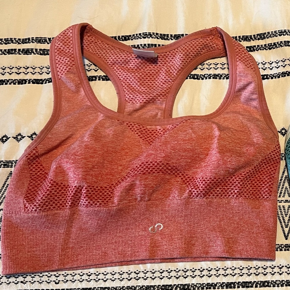 Curves n combatboots red seamless sports bra small